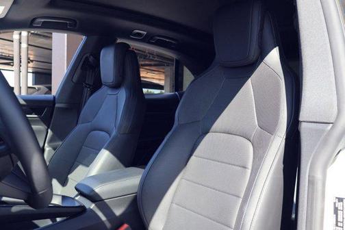 2024 Porsche Macan 4