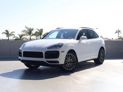 White 2023 Porsche Cayenne S
