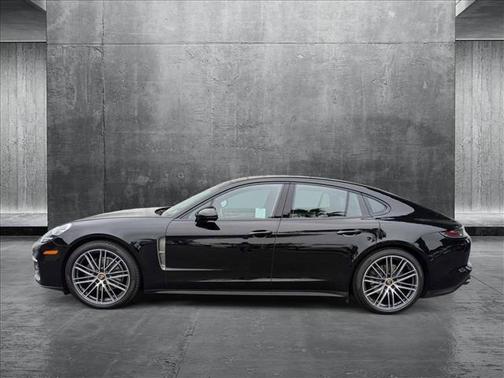 2023 Porsche Panamera Platinum Edition