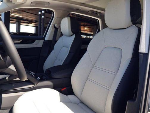 Vanadium Grey Metallic 2026 Porsche Cayenne Cayenne