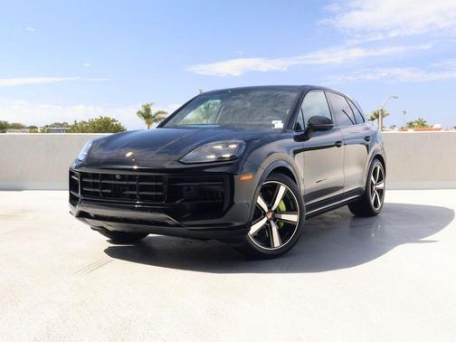 Chromite Black Metallic 2026 Porsche Cayenne Cayenne E-Hybrid