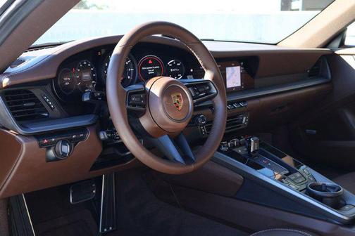 2022 Porsche 911 Carrera