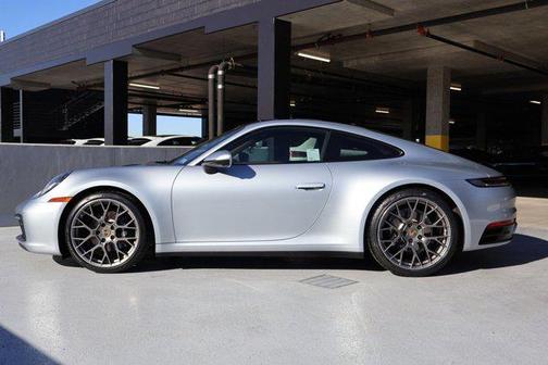 2022 Porsche 911 Carrera