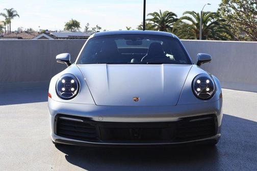 2022 Porsche 911 Carrera