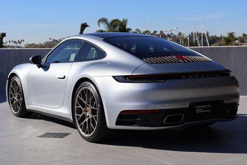 2022 Porsche 911 Carrera