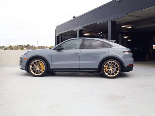 Arctic Grey 2025 Porsche Cayenne Turbo GT