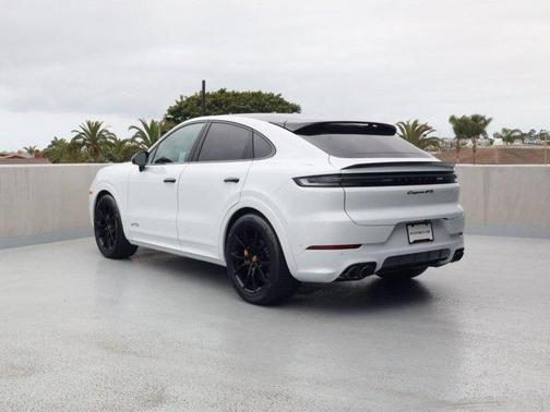 Carrara White Metallic 2026 Porsche Cayenne GTS