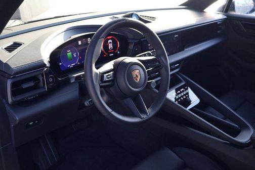 2025 Porsche Macan 4