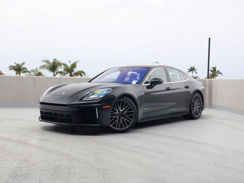 Volcano Grey Metallic 2026 Porsche Panamera RWD