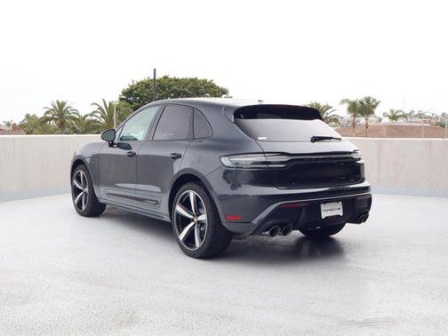 Volcano Grey Metallic 2026 Porsche Macan Macan