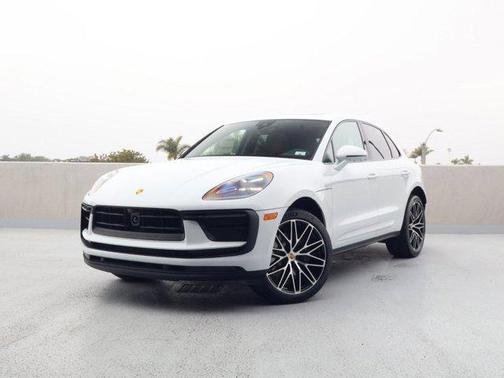 Carrara White Metallic 2026 Porsche Macan Macan