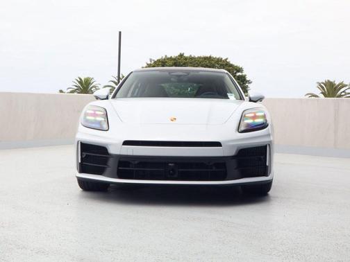 Ice Grey Metallic 2026 Porsche Panamera 4