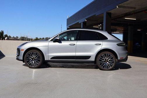 2026 Porsche Macan AWD