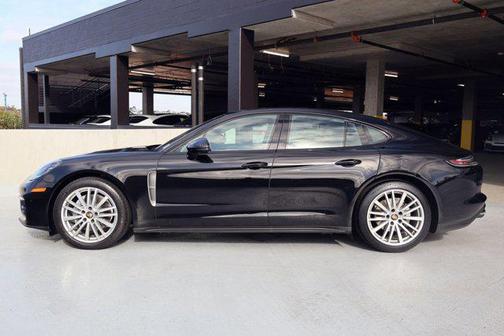 2023 Porsche Panamera Platinum Edition