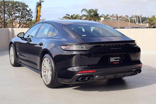 2023 Porsche Panamera Platinum Edition