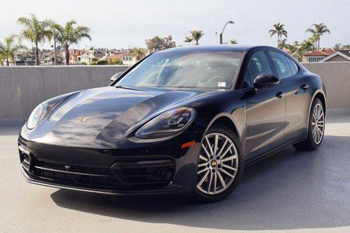 2023 Porsche Panamera Platinum Edition