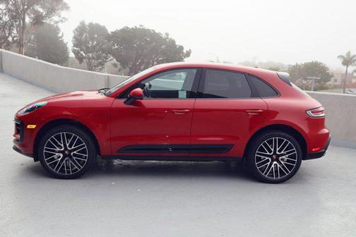 2025 Porsche Macan AWD