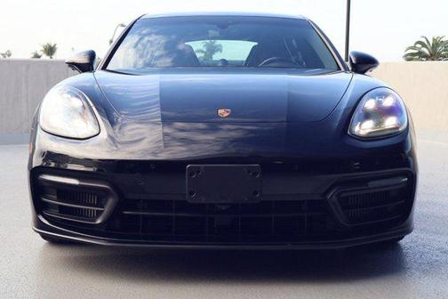 2022 Porsche Panamera 4
