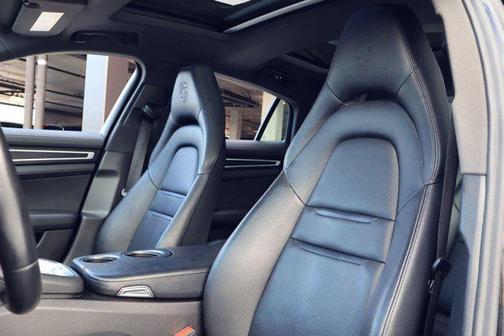 2022 Porsche Panamera 4