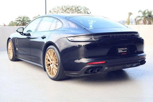 2022 Porsche Panamera 4