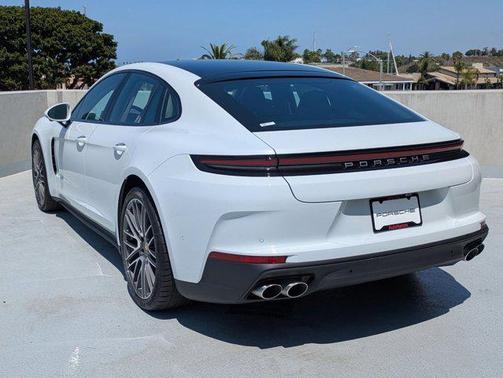 2025 Porsche Panamera RWD