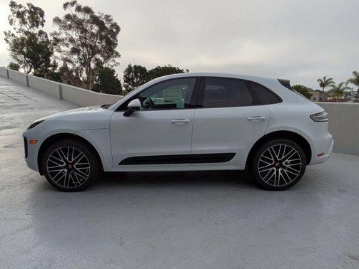 2026 Porsche Macan AWD