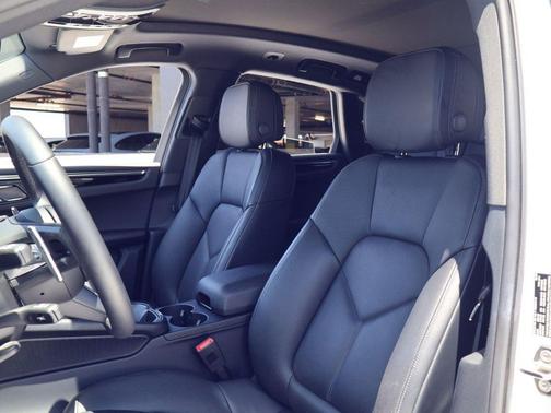 White 2025 Porsche Macan Macan