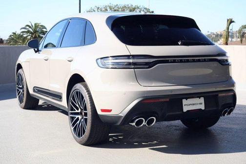 2026 Porsche Macan AWD