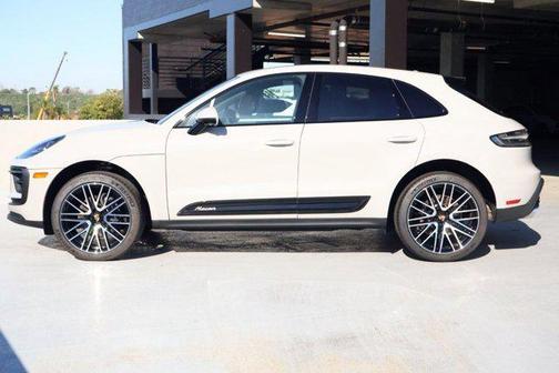 2026 Porsche Macan AWD