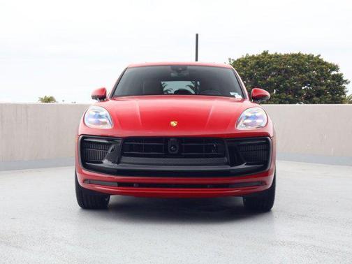 Carmine Red 2026 Porsche Macan Macan