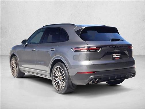 Paint to Sample 2023 Porsche Cayenne Platinum Edition