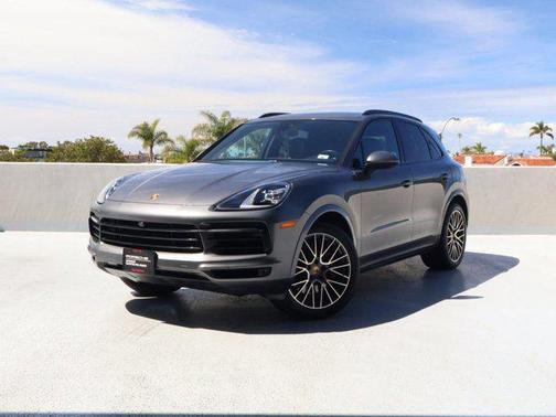 Paint to Sample 2023 Porsche Cayenne Platinum Edition