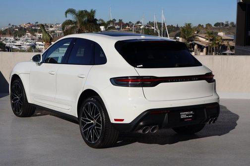 2025 Porsche Macan AWD