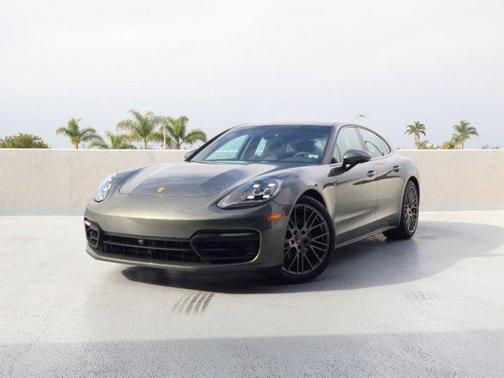 2023 Porsche Panamera Platinum Edition