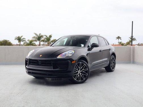 Jet Black Metallic 2026 Porsche Macan Macan