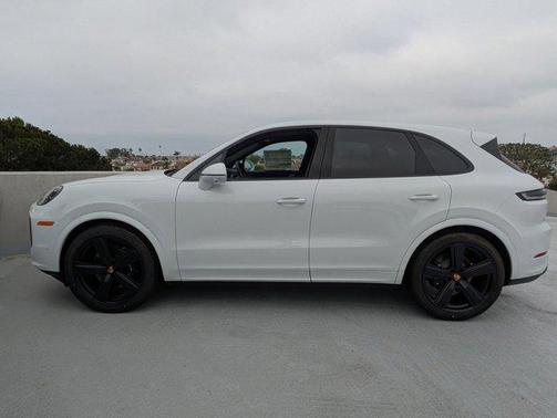 2025 Porsche Cayenne AWD