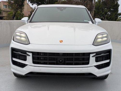 2025 Porsche Cayenne AWD