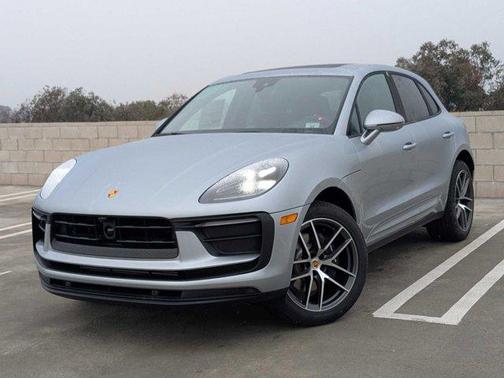 2025 Porsche Macan AWD