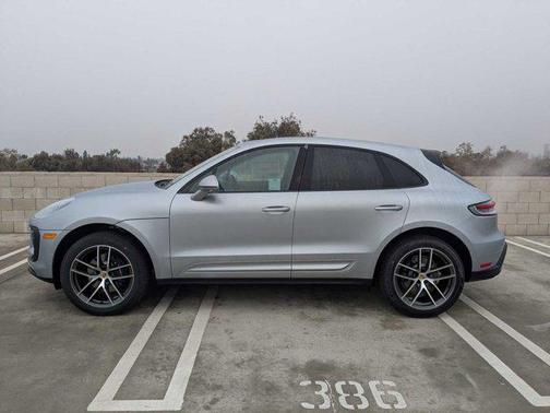 2025 Porsche Macan AWD