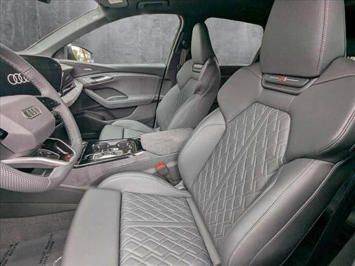 2025 Audi SQ6 e-tron Premium Plus quattro