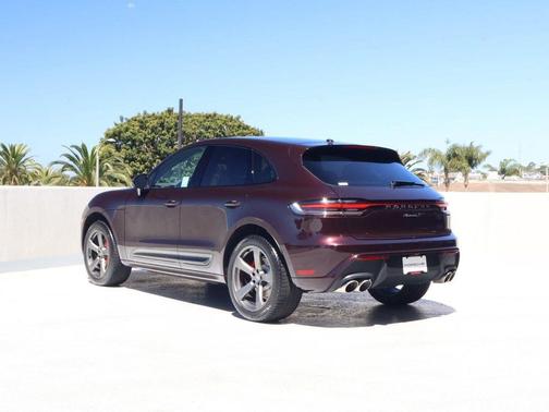 Copper Ruby Metallic 2026 Porsche Macan Macan