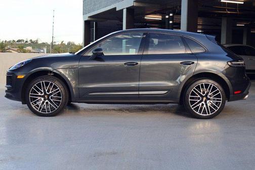 2025 Porsche Macan AWD