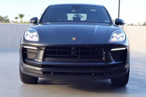 2025 Porsche Macan AWD