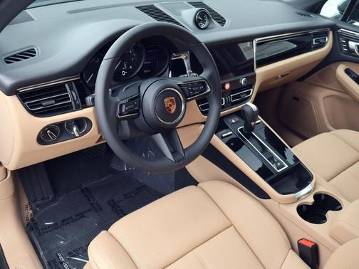 Volcano Grey Metallic 2026 Porsche Macan Macan