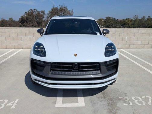 2025 Porsche Macan T