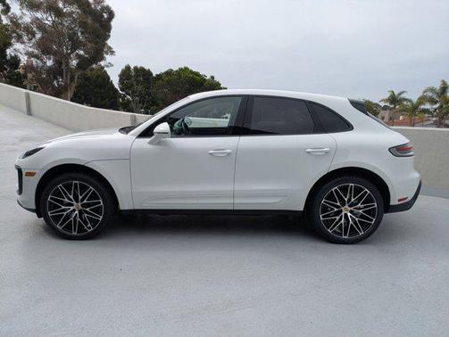 2024 Porsche Macan AWD