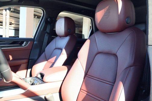 2025 Porsche Cayenne GTS