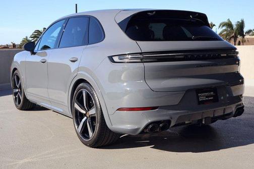 2025 Porsche Cayenne GTS