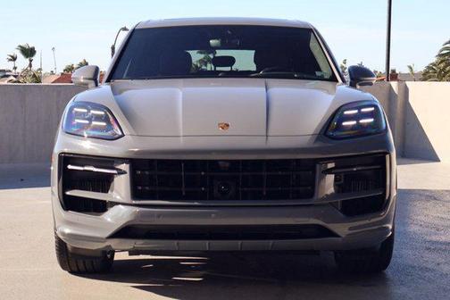 2025 Porsche Cayenne GTS