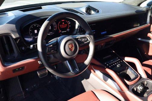 2025 Porsche Cayenne GTS